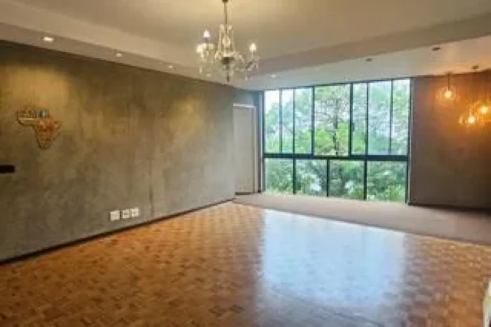 Old World Charm | Glenridge Apartment